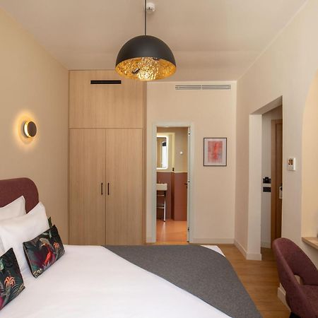 9Hotel Cesari Rome Bagian luar foto